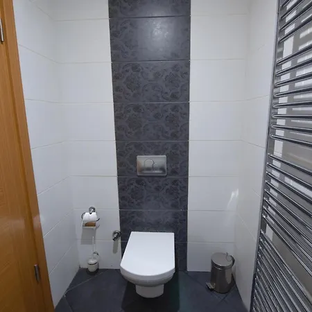 Apartmán Three Bedroom Duplex With Large Terrace *