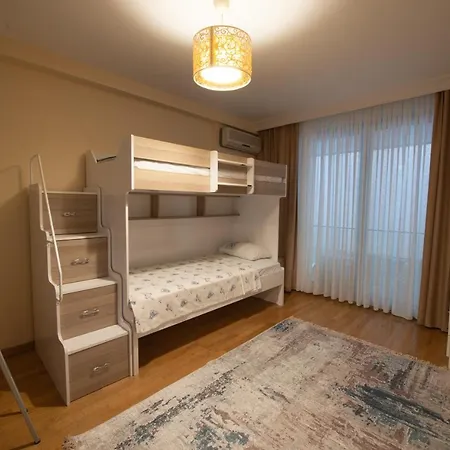 Three Bedroom Duplex With Large Terrace Apartmán