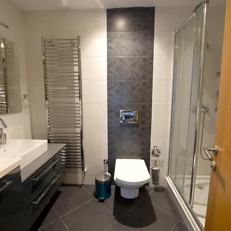 Apartmán Three Bedroom Duplex With Large Terrace *