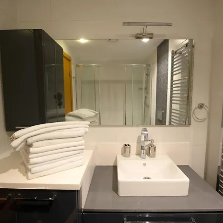 Three Bedroom Duplex With Large Terrace