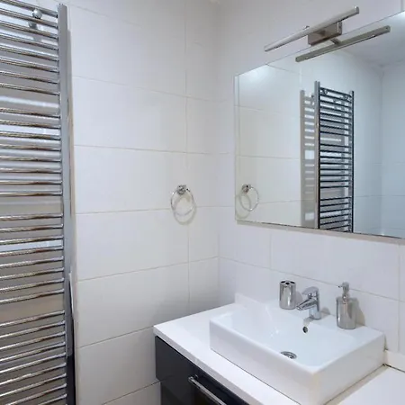 Three Bedroom Duplex With Large Terrace