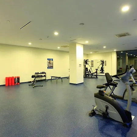 아파트 Three Bedroom Duplex With Large Terrace *