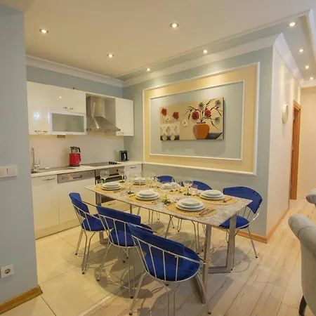 Three Bedroom Duplex With Large Terrace 아파트 *