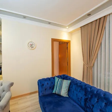 Three Bedroom Duplex With Large Terrace شقة *