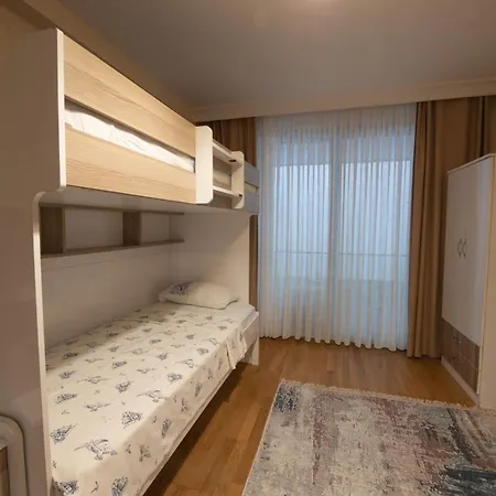 Three Bedroom Duplex With Large Terrace 아파트 *