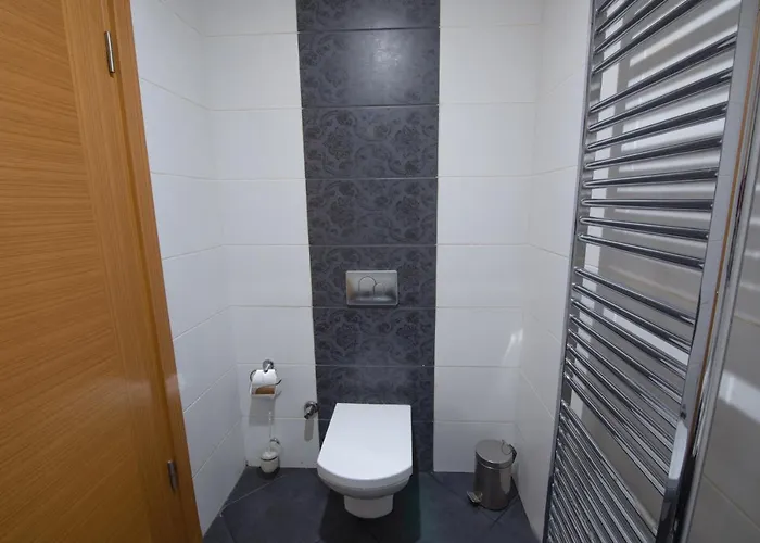 Appartement Three Bedroom Duplex With Large Terrace *