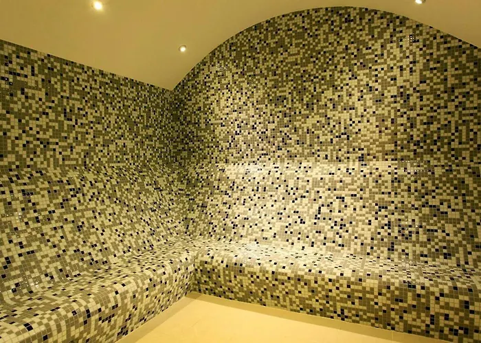 Three Bedroom Duplex With Large Terrace