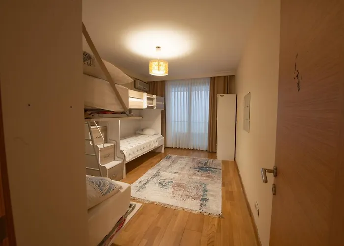 Appartement Three Bedroom Duplex With Large Terrace *