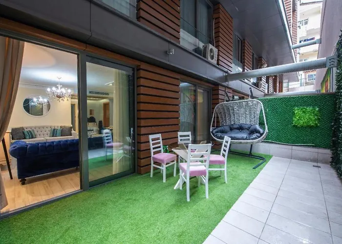 Three Bedroom Duplex With Large Terrace *