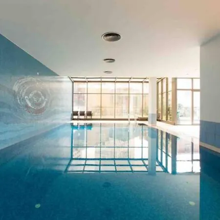 아파트 Three Bedroom Duplex With Large Terrace