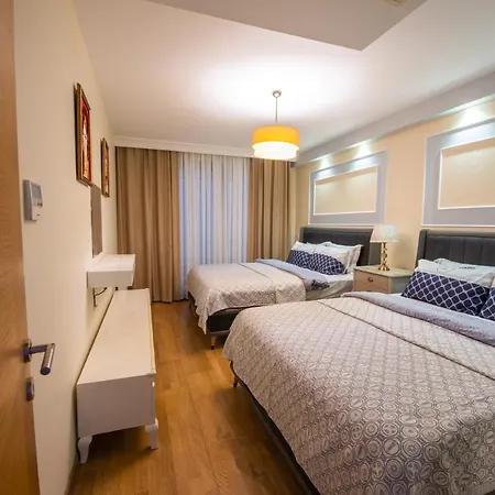 Three Bedroom Duplex With Large Terrace * 이스탄불