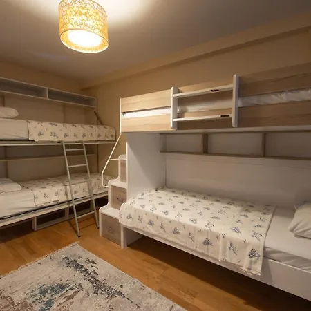 아파트 Three Bedroom Duplex With Large Terrace
