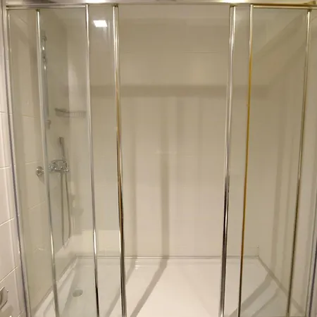 아파트 Three Bedroom Duplex With Large Terrace