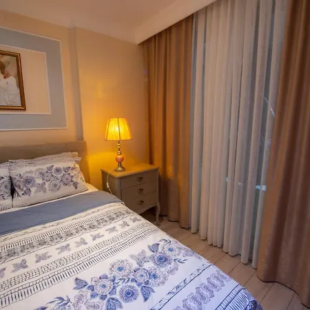 Three Bedroom Duplex With Large Terrace Apartment