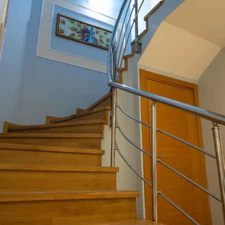 Three Bedroom Duplex With Large Terrace