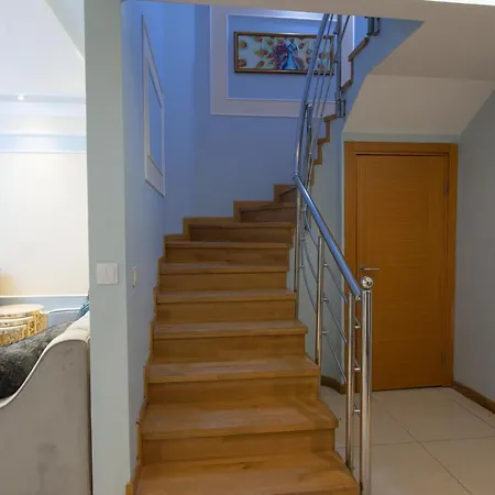 Three Bedroom Duplex With Large Terrace